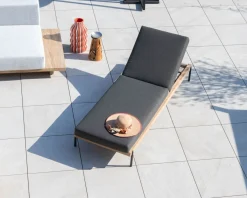 Bain de soleil matelassé chic & contemporain en teck, aluminium et tissu gris foncé 