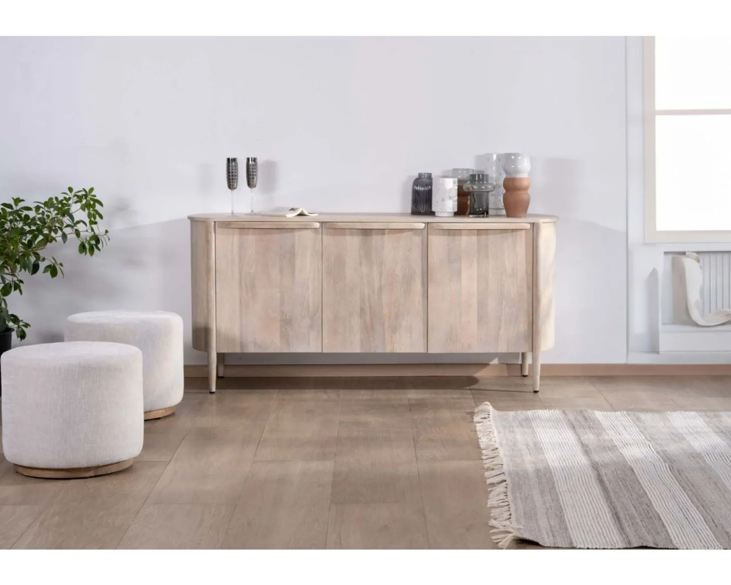 Buffet 3 portes 175cm en manguier massif côtés arrondis "Manon"