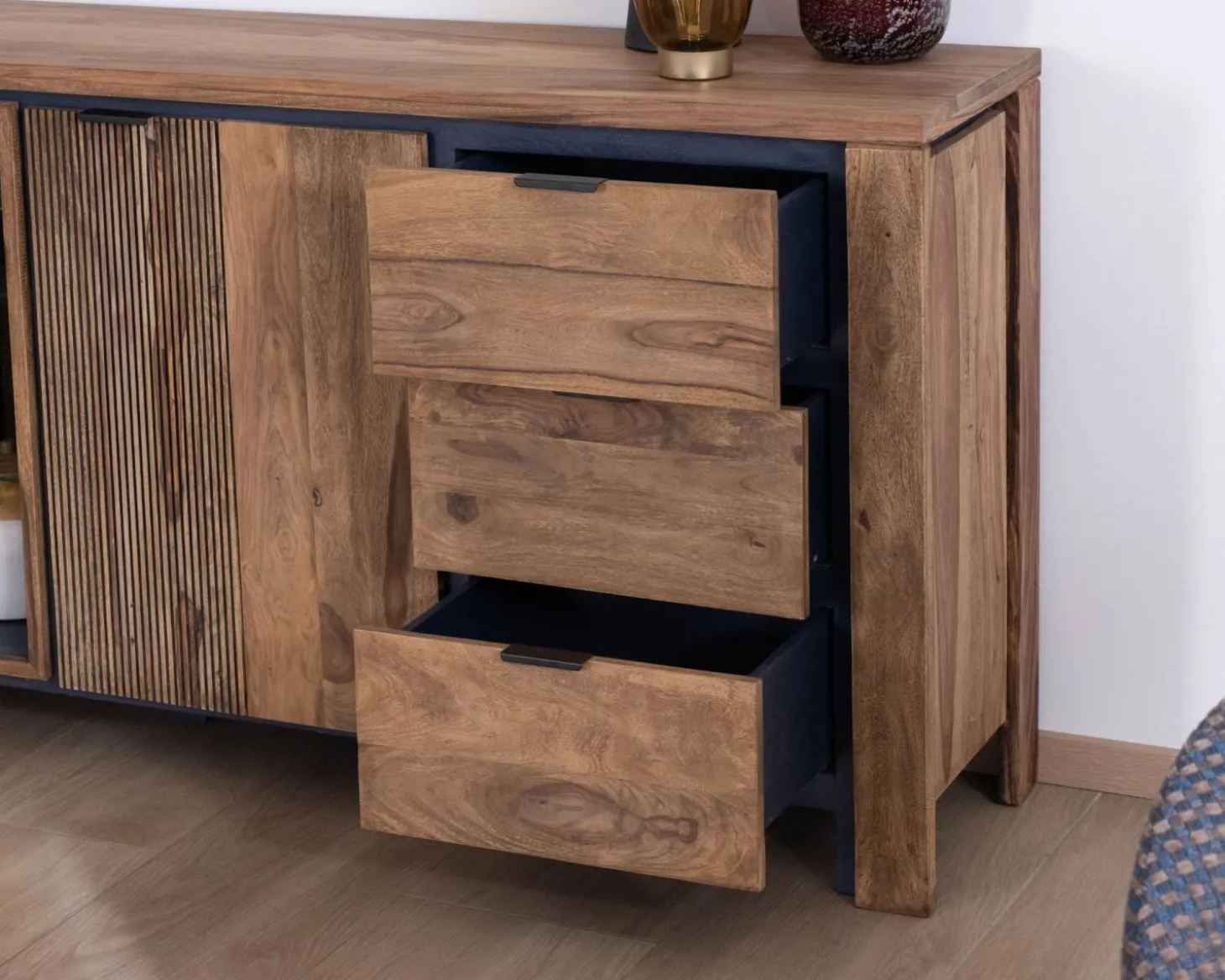 Buffet multi-rangements avec étagères en verre "Enoa" en palissandre et acacia 200 cm