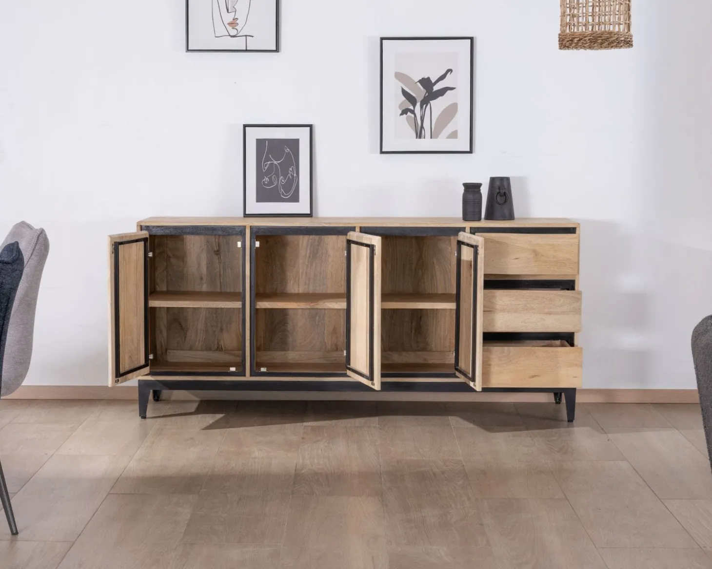 Buffet épuré bicolore en manguier naturel et noir 180 cm "Bocca" 3 portes et tiroirs