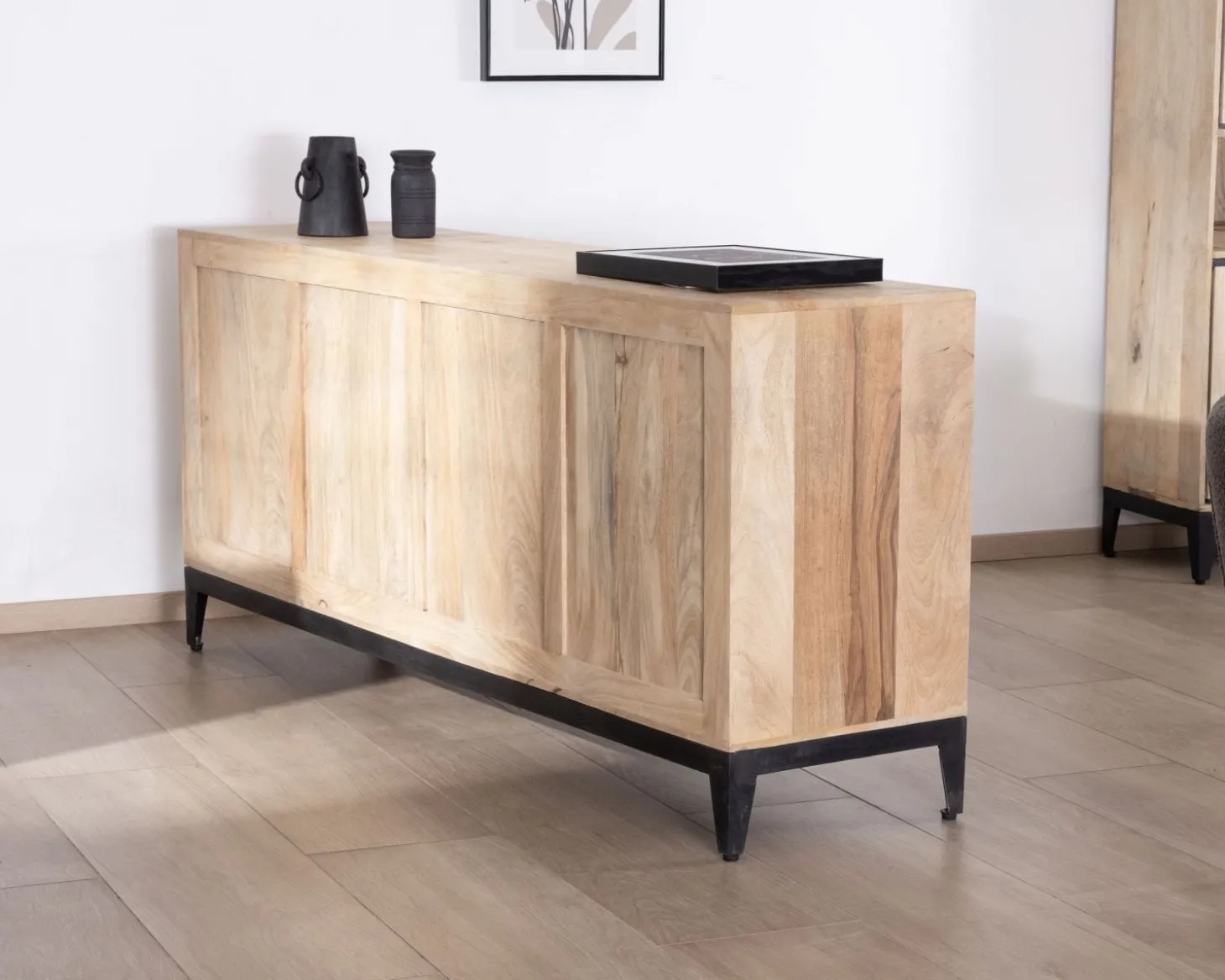 Buffet épuré bicolore en manguier naturel et noir 180 cm "Bocca" 3 portes et tiroirs