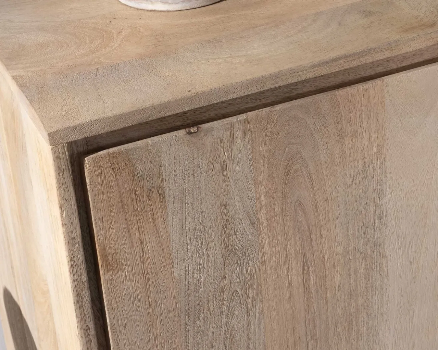 Buffet épuré en manguier massif 180 cm 3 portes et tiroirs "Gola"