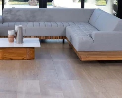 Canapé haut de gamme avec retour droit tissu Sunbrella gris clair 