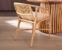 Chaise en rotin tressé 
