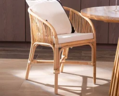 Chaise en rotin tressé 