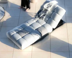Chaise longue haut de gamme en tissu beige et gris clair 