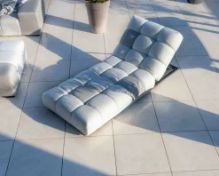 Chaise longue haut de gamme en tissu beige et gris clair 