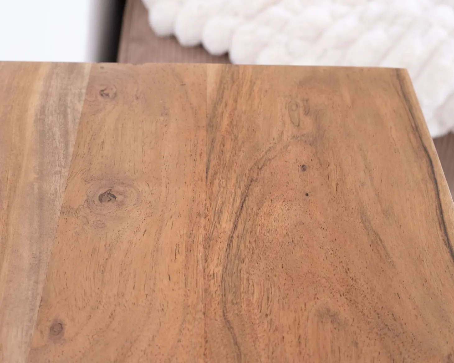 Etagère de rangement en acacia avec un compartiment en persienne "Conoa"