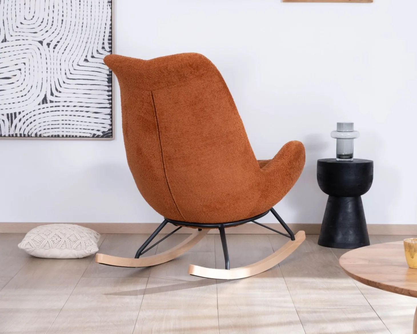 Fauteuil à bascule contemporain en tissu bouclette terracotta "Calista"
