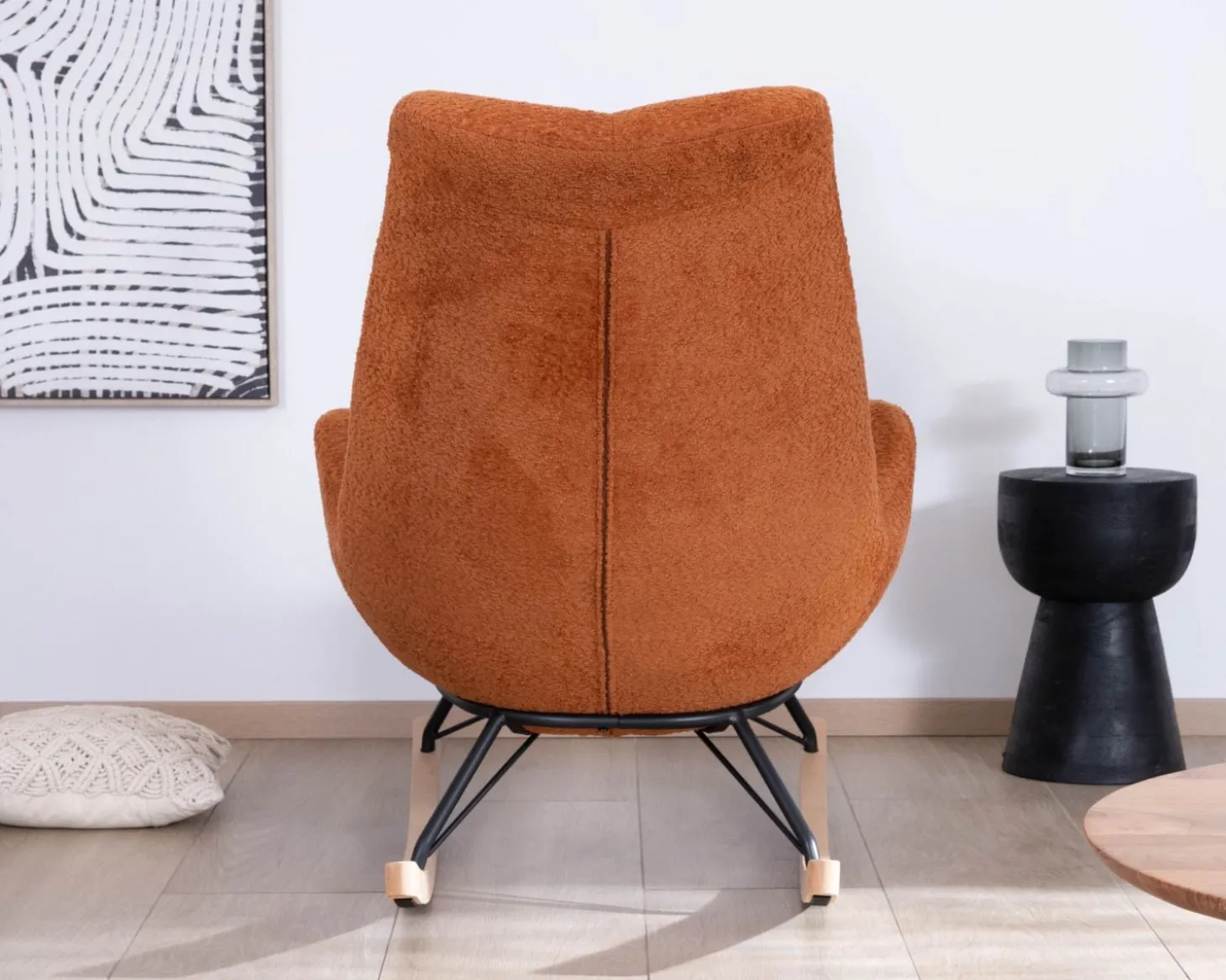 Fauteuil à bascule contemporain en tissu bouclette terracotta "Calista"