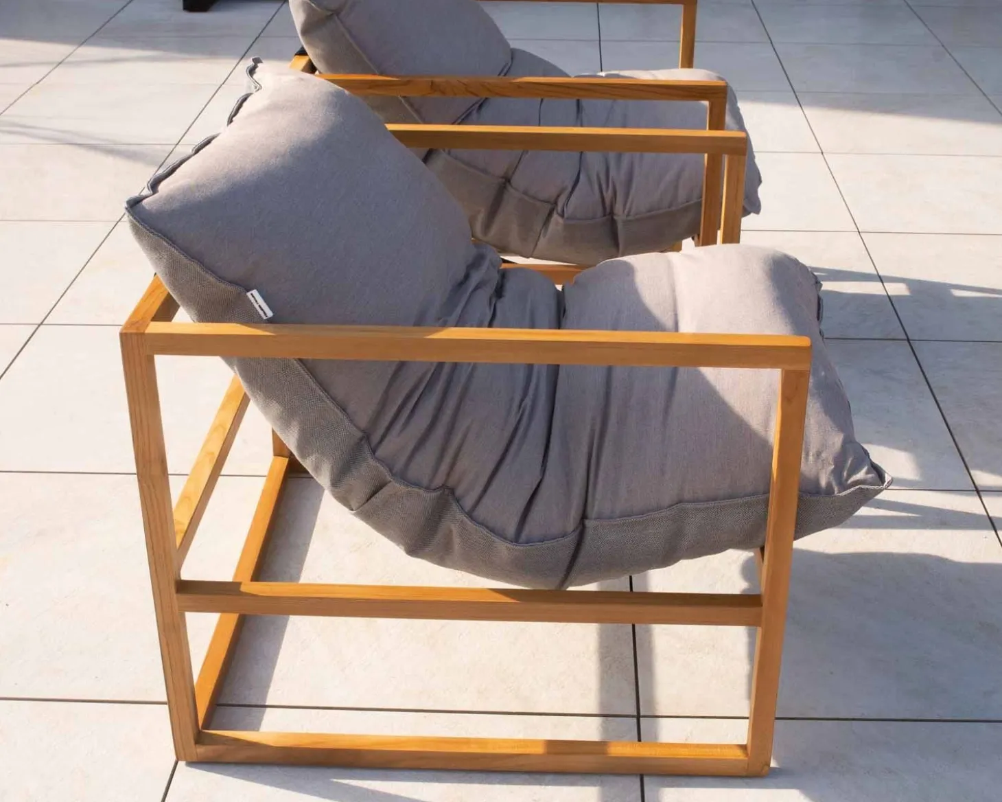 Fauteuil de jardin relax teck et tissu Sunbrella Taupe "Maluku Island"