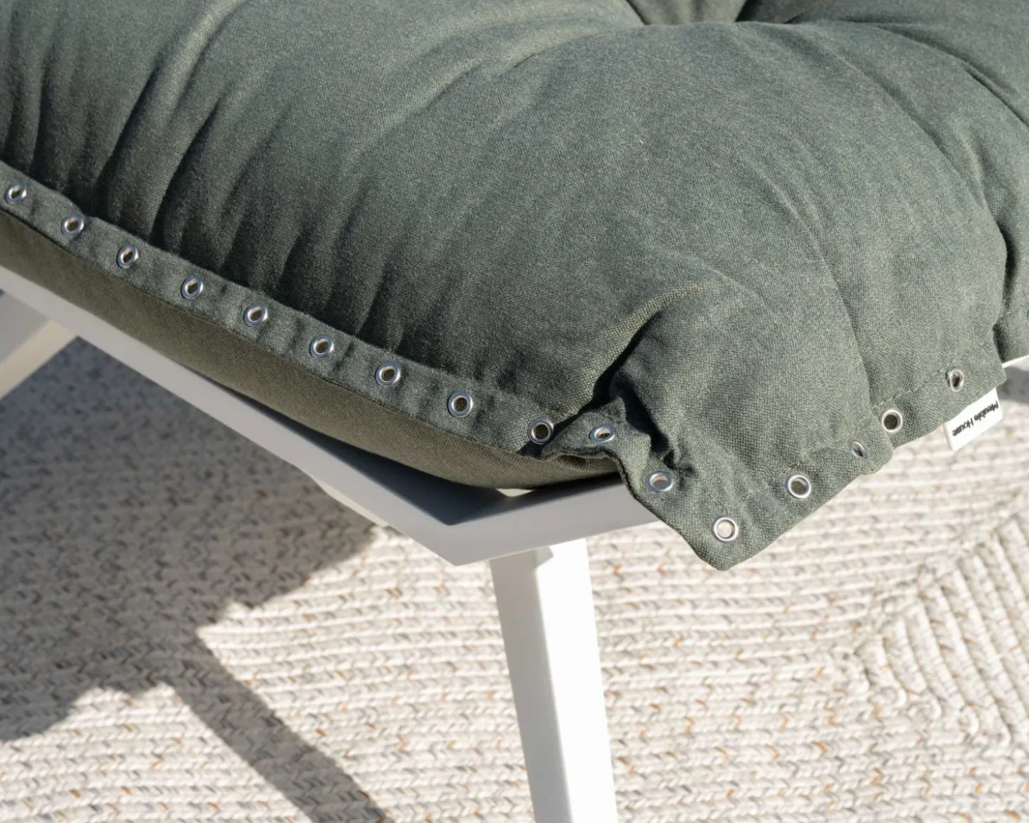Fauteuil de jardin ultra confort en tissu vert kaki avec repose pieds modulaire "Lisca"
