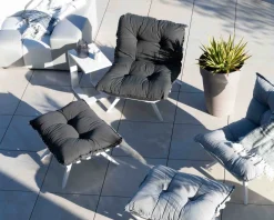 Fauteuil d'extérieur grand confort avec repose-pieds modulaire gris foncé et blanc 