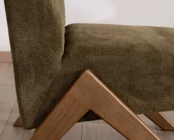 Fauteuil esprit vintage en tissu vert kaki clair "Tolga" pieds boomerang en bois
