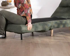 Fauteuil esprit vintage en tissu vert kaki 