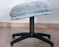 Fauteuil rotatif enveloppant avec repose-pieds 