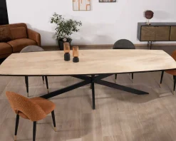 Grande table de repas 300cm manguier massif finition sablée bords biseautés noirs et pieds étoile 