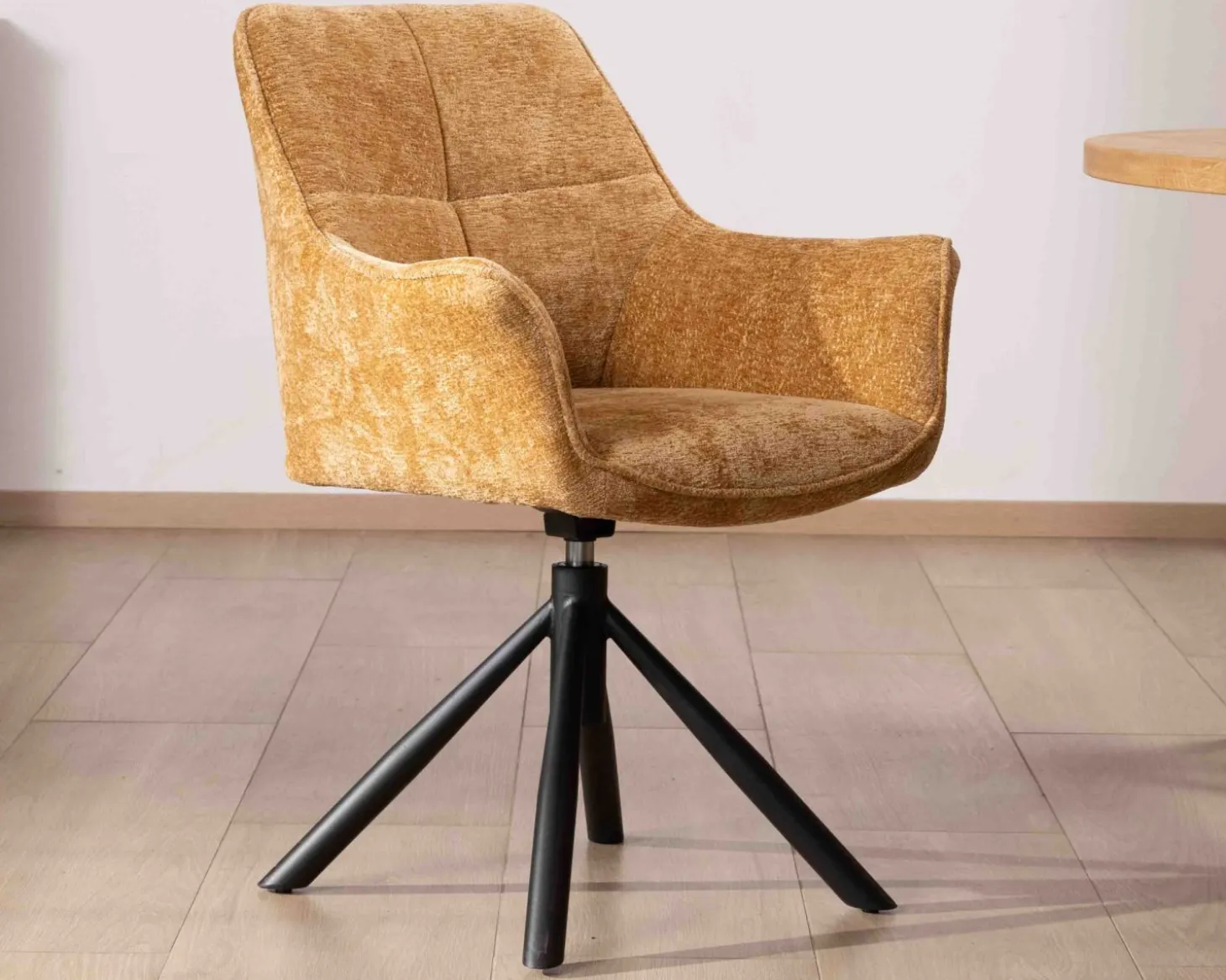 Lot de 2 chaises avec accoudoirs en tissu jaune et pied métal pivotant "Ewing"