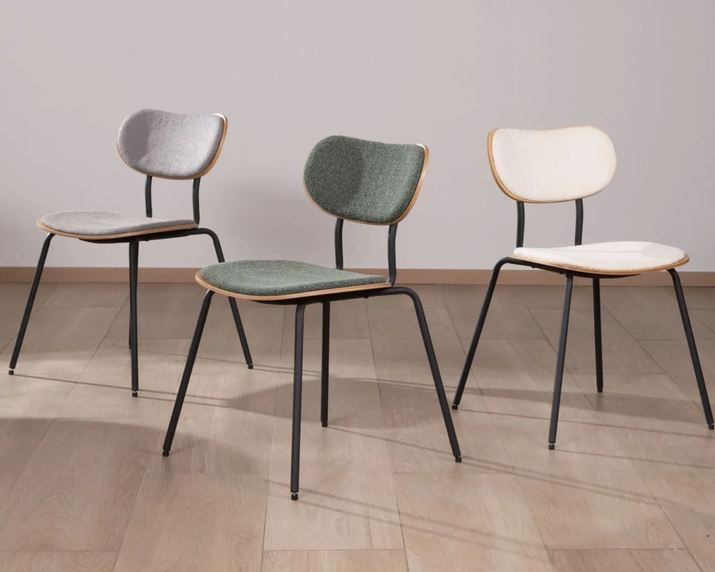 Lot de 4 chaises de repas "Lino" style rétro en tissu écru