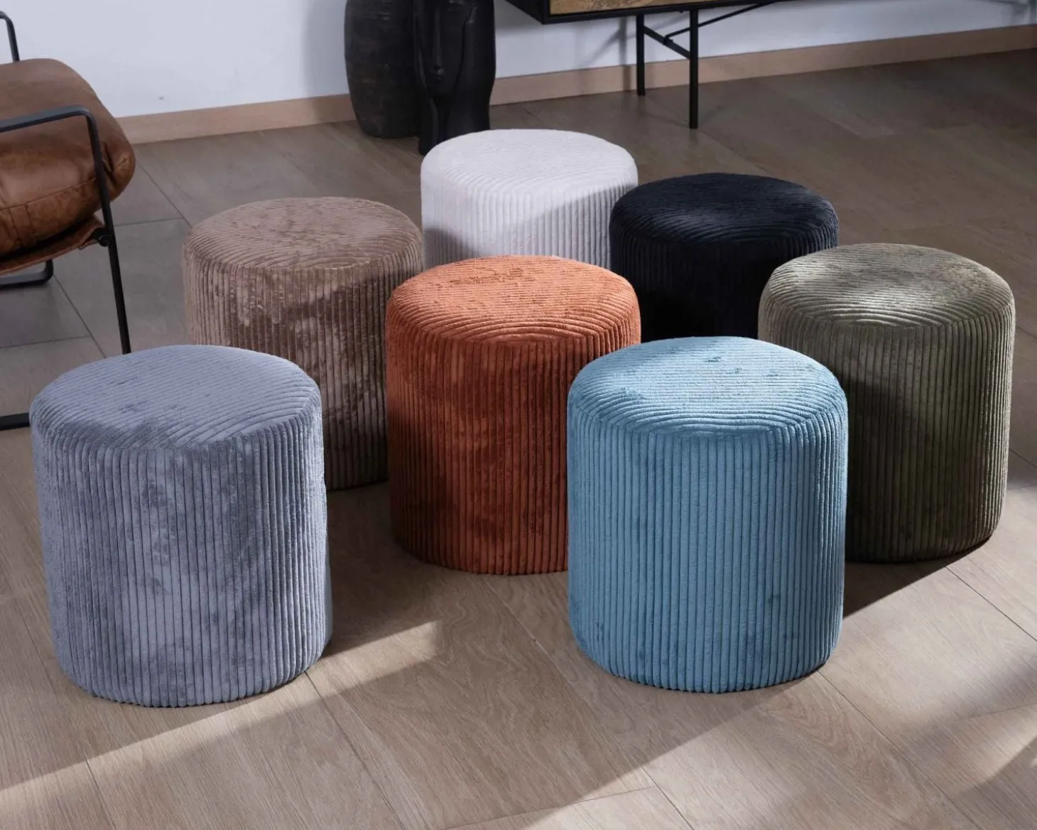 Lot de 2 petits poufs ronds en velours côtelé kaki "Snaw" diamètre 35 cm