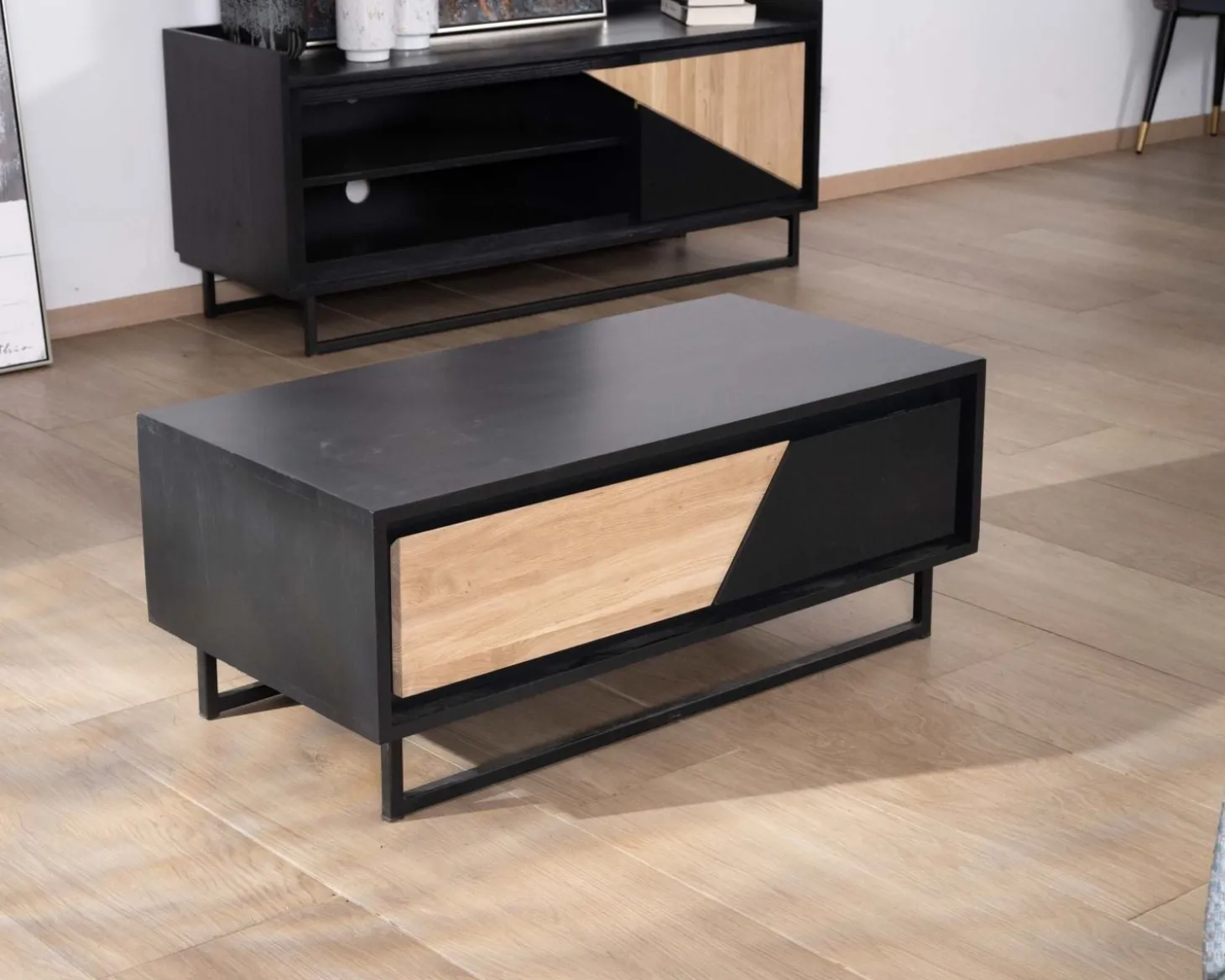 Meuble télé 140 cm en bois massif "Trace"