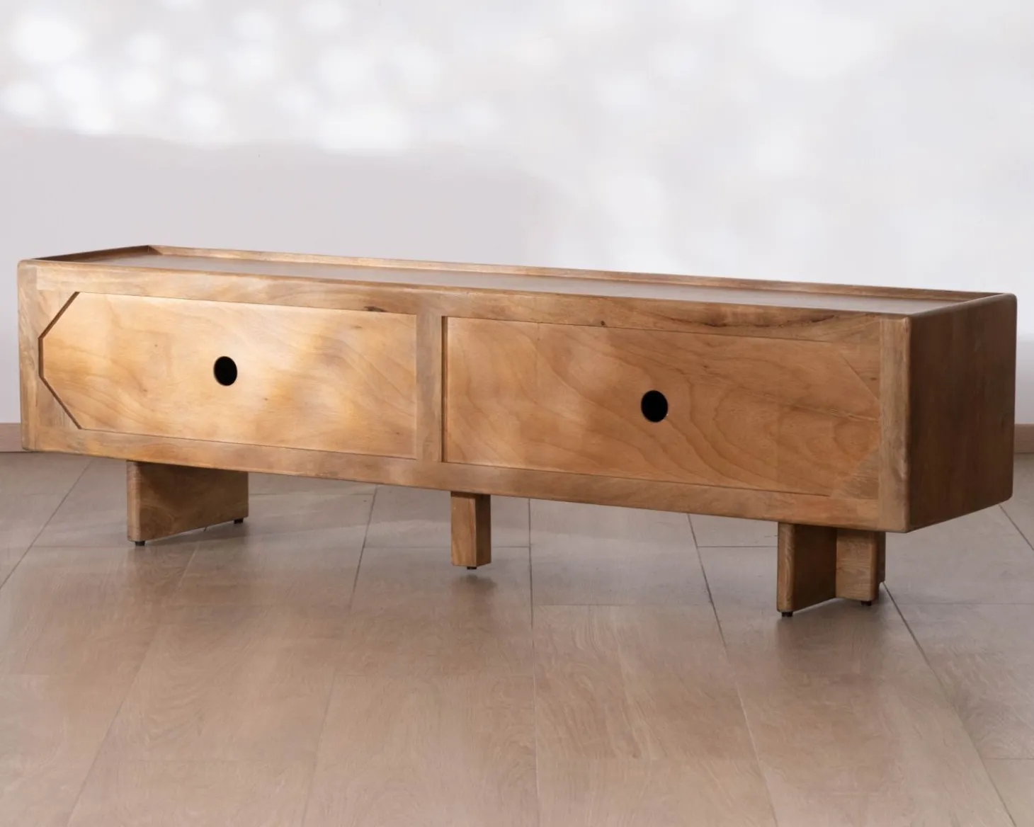 Meuble TV bas 180 cm en manguier naturel "Odely" 4 portes