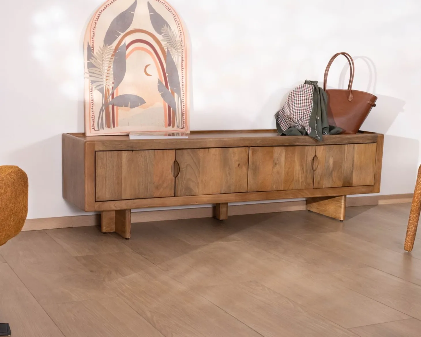 Meuble TV bas 180 cm en manguier naturel "Odely" 4 portes