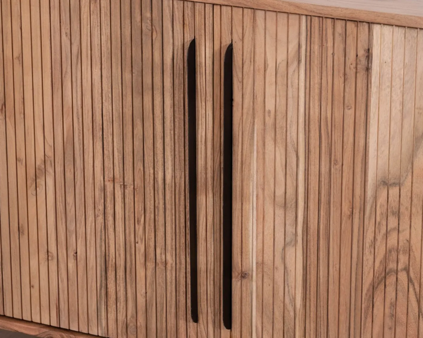Petit buffet 145 cm en acacia esprit rétro "Bopee"