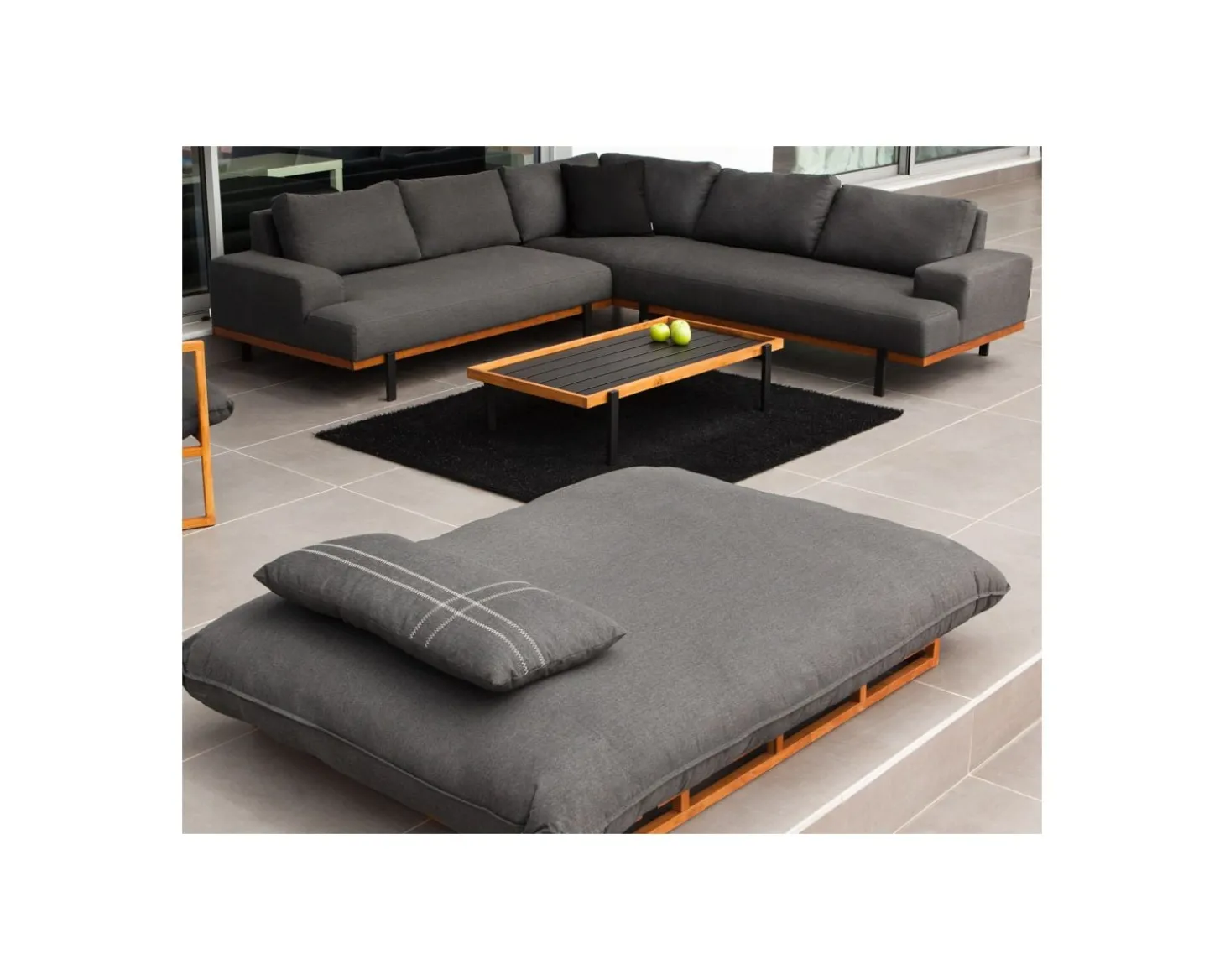 Table basse outdoor en teck et aluminium "Maluku Island"