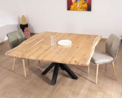 Table de repas carrée 120 cm en acacia et pieds croix métal 