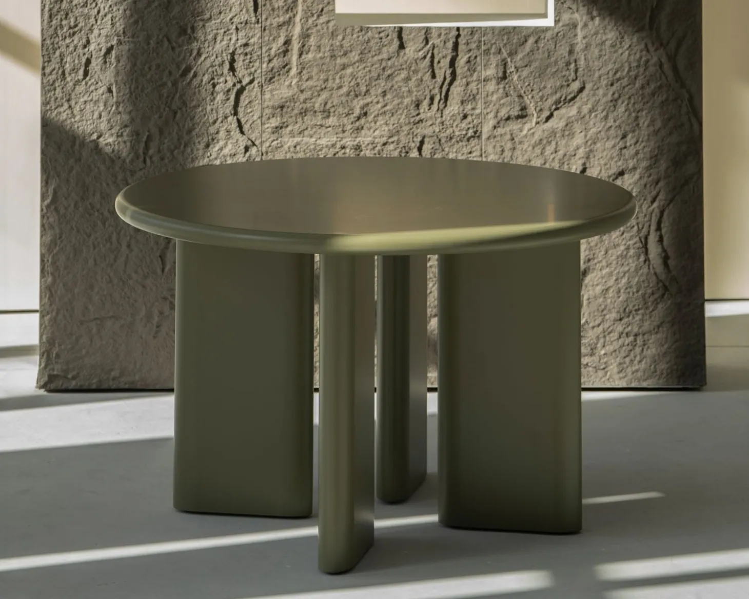 Table de repas ronde coloris vert sauge "Odyna" 120 cm piètement sculptural