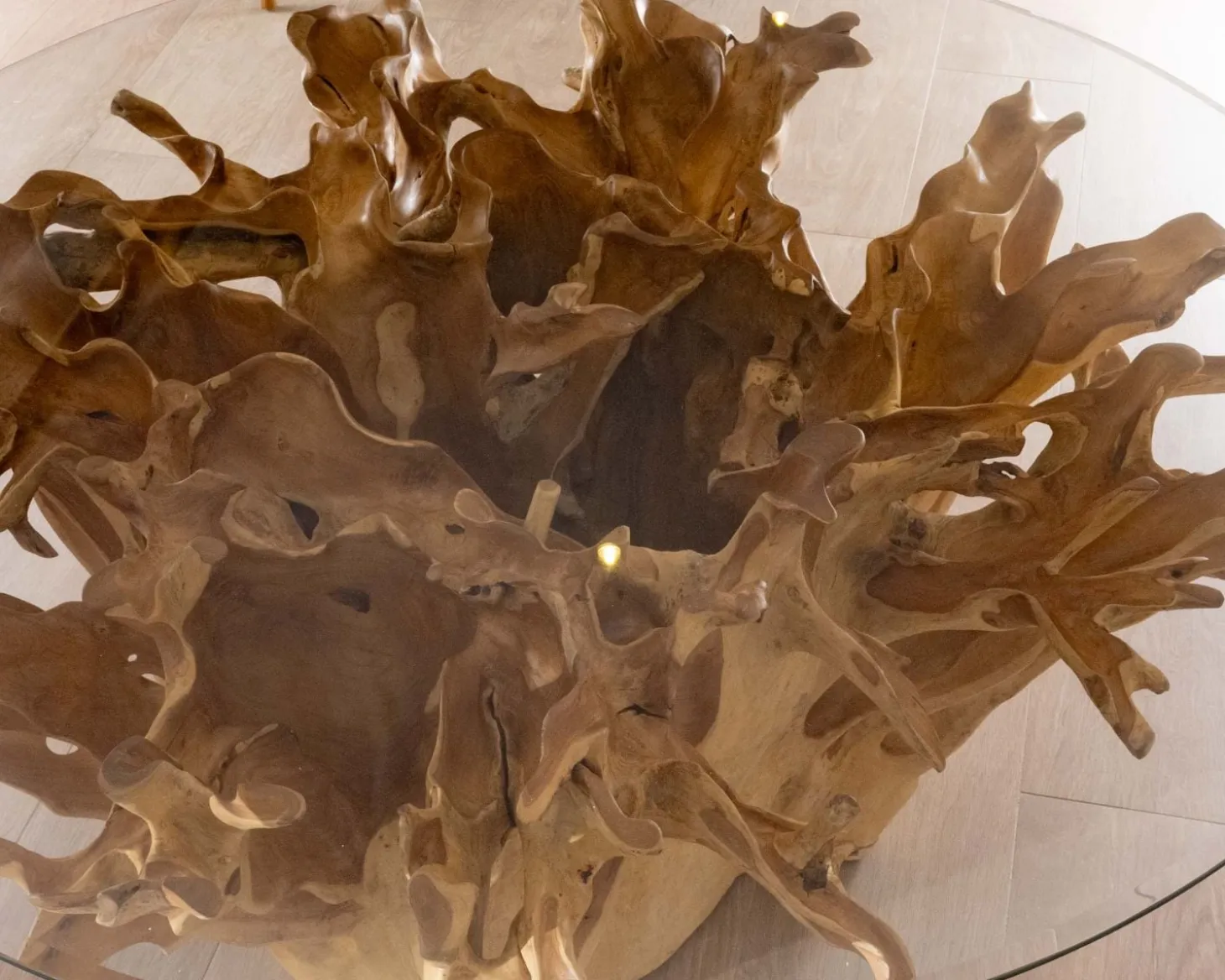 Table de repas ronde en racine de teck naturel avec plateau verre "Jungle"