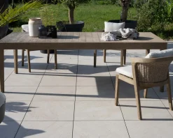 Table de repas spécial outdoor 240cm en teck finition sablée et grisée 