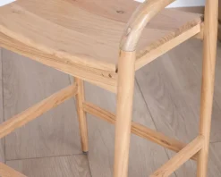 Tabouret de bar en acacia design épuré avec dosseret