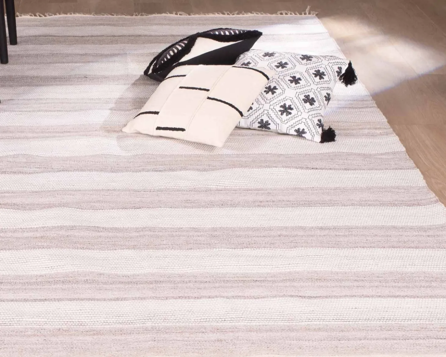 Tapis rayé coloris doux 120x180cm "Kavon"